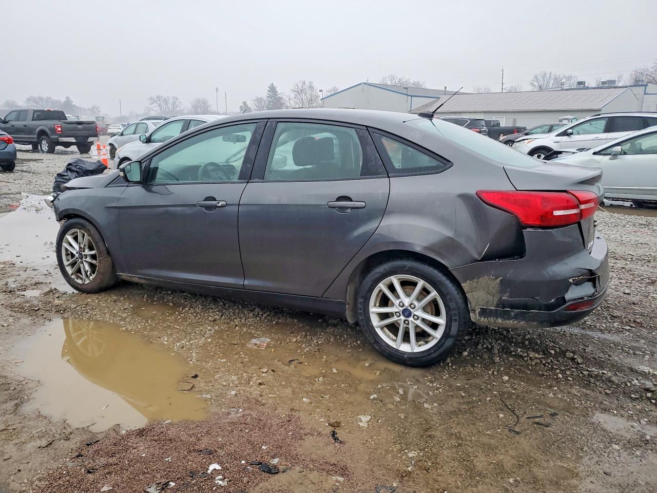 2015 FORD FOCUS SE photo 3