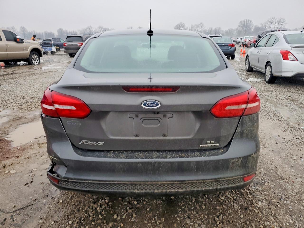 2015 FORD FOCUS SE photo 11