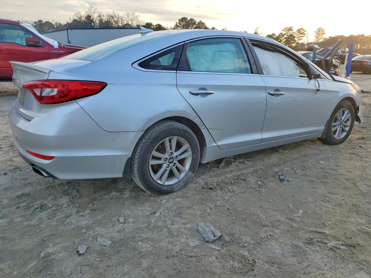 2015 HYUNDAI SONATA SE photo 5