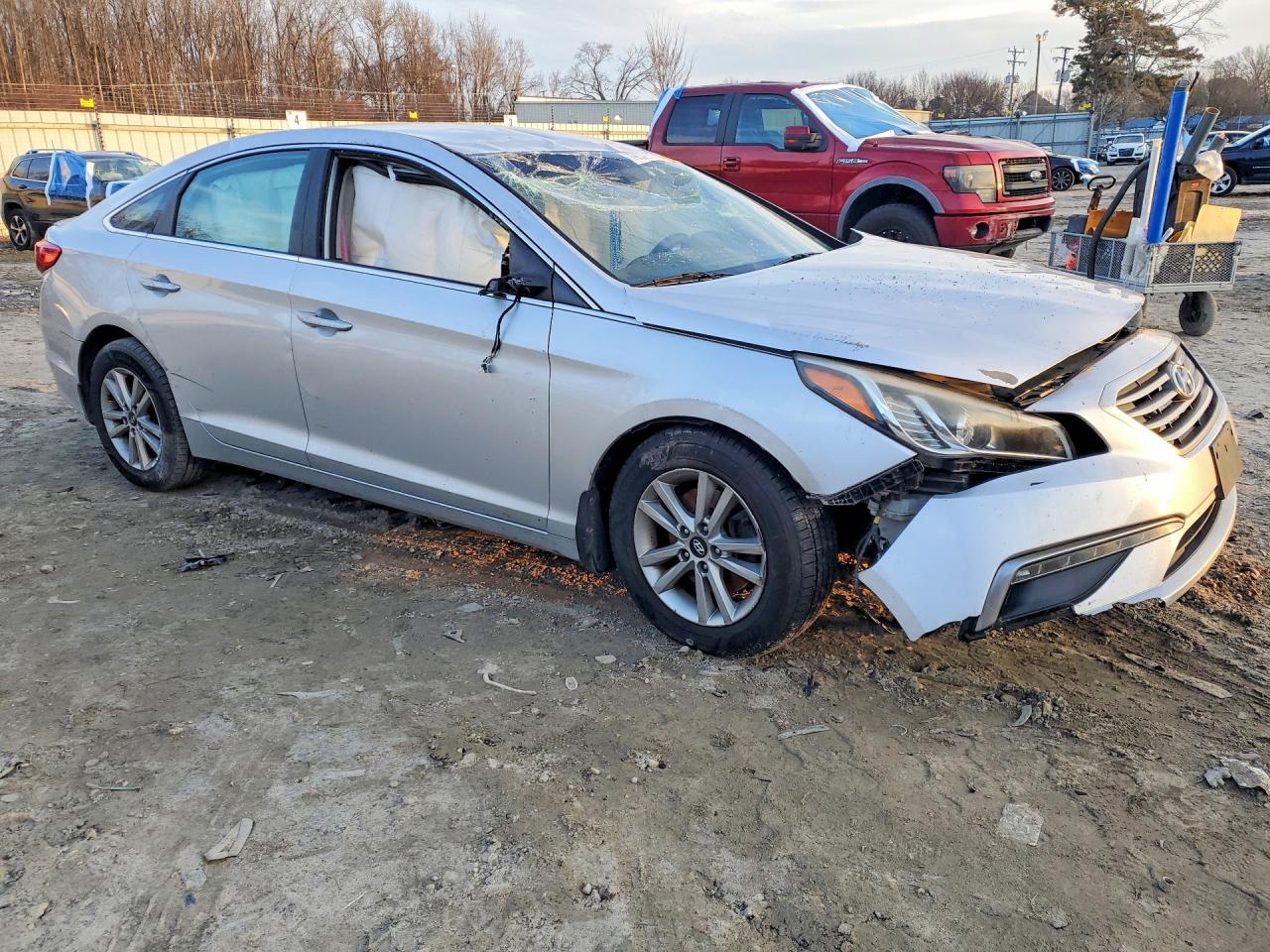 2015 HYUNDAI SONATA SE photo 7