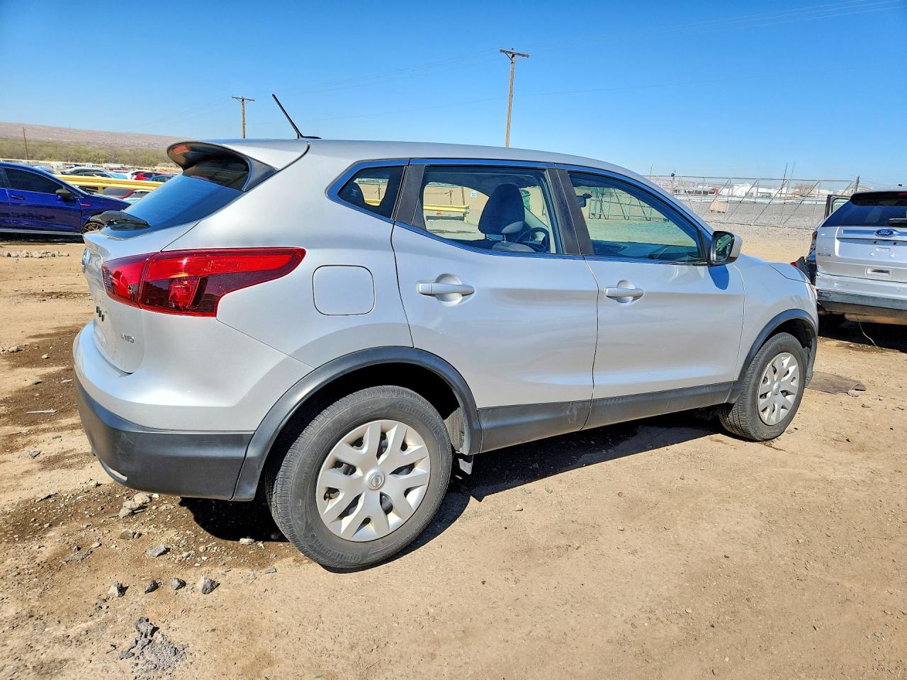 2018 NISSAN ROGUE SPORT S photo 3
