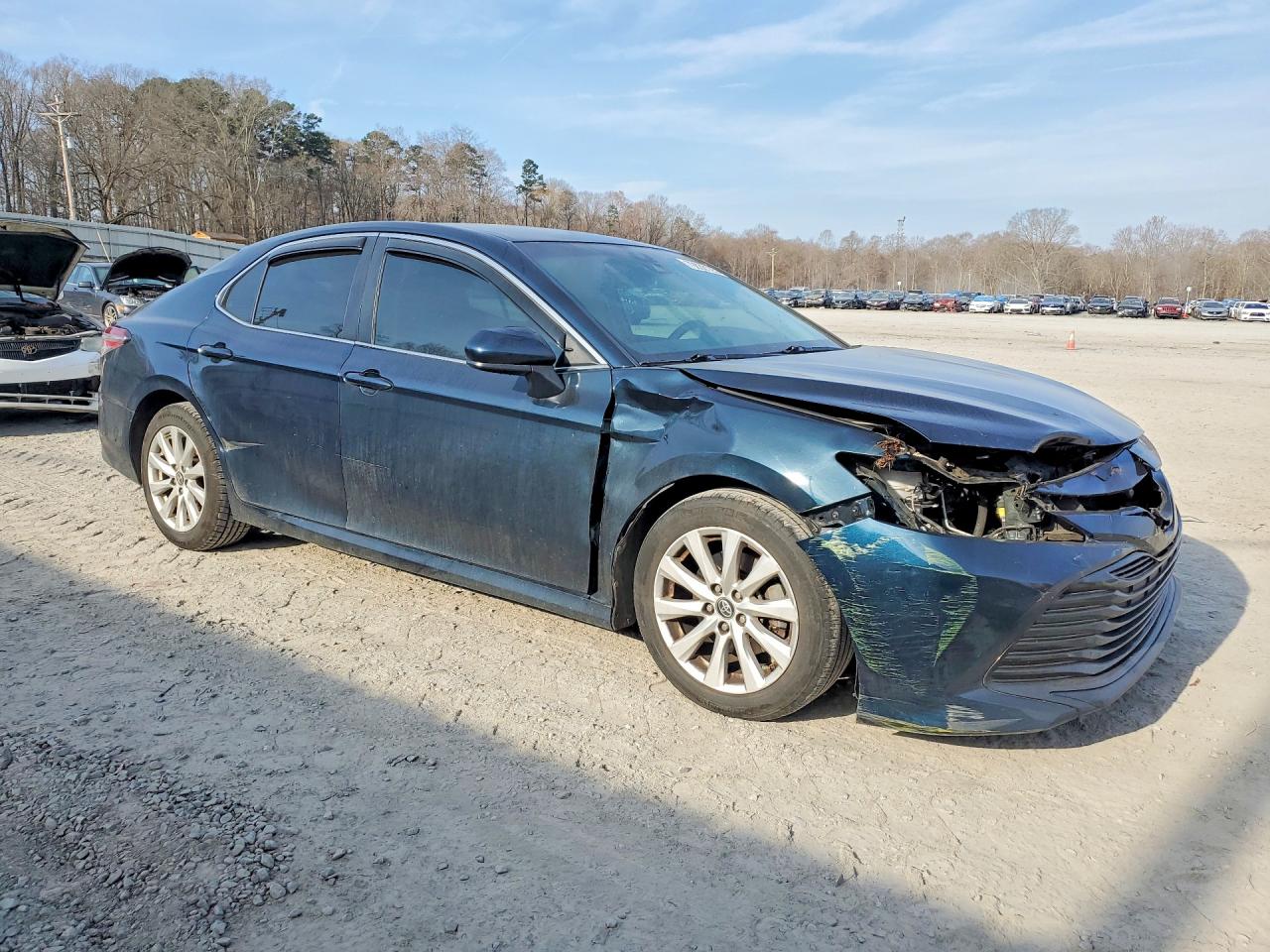 2018 TOYOTA CAMRY LE photo 4