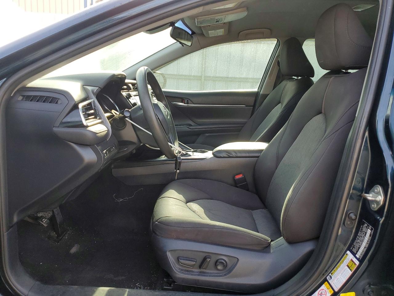 2018 TOYOTA CAMRY LE photo 7