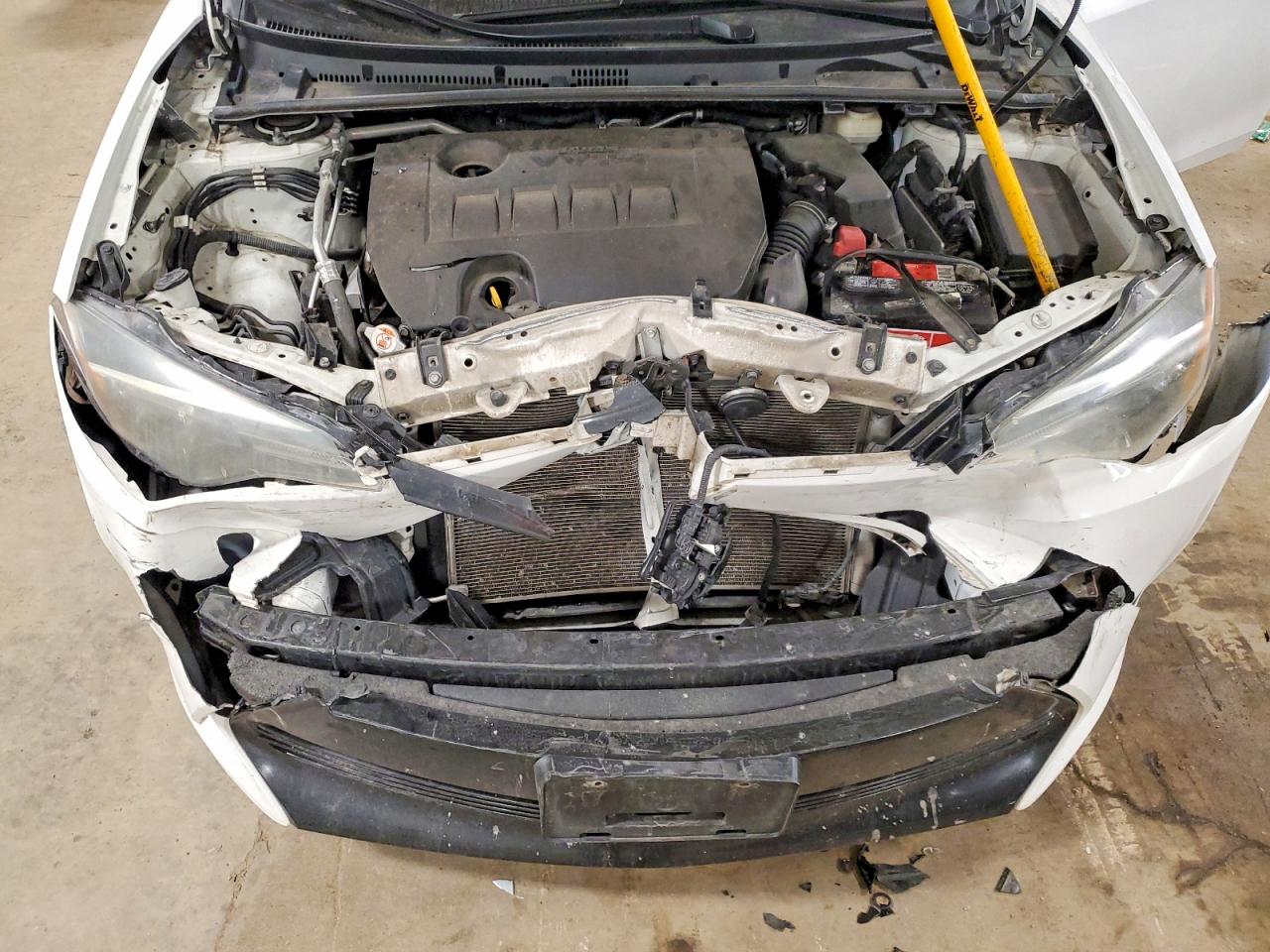 2018 TOYOTA COROLLA LE photo 11