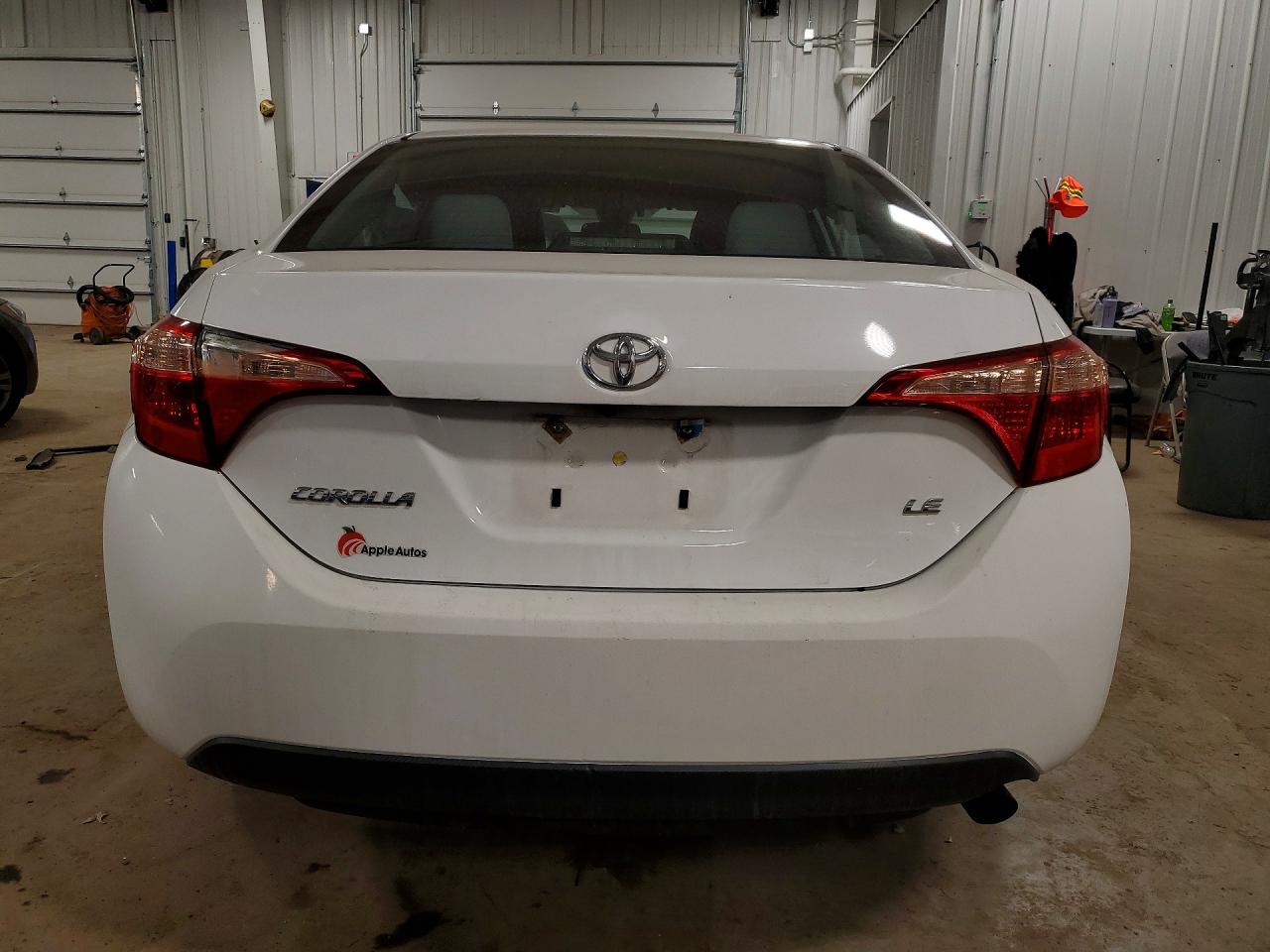 2018 TOYOTA COROLLA LE photo 6