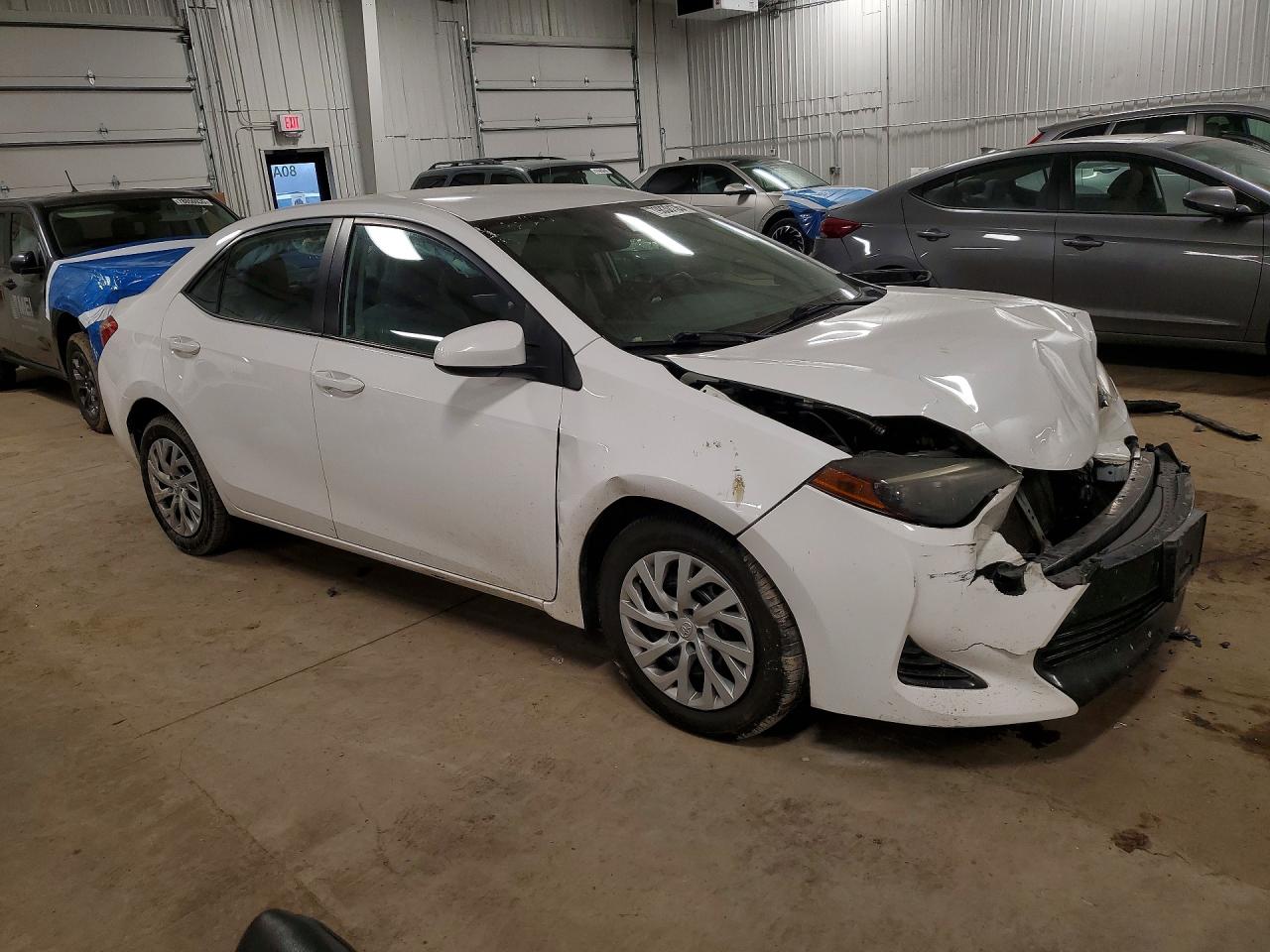 2018 TOYOTA COROLLA LE photo 4
