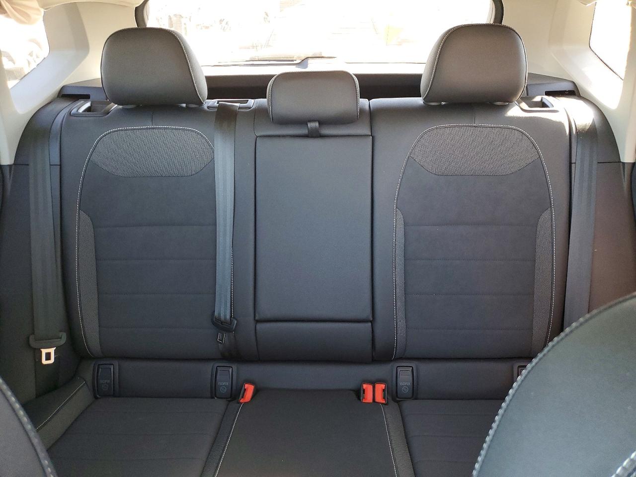 2024 VOLKSWAGEN TAOS SE photo 19