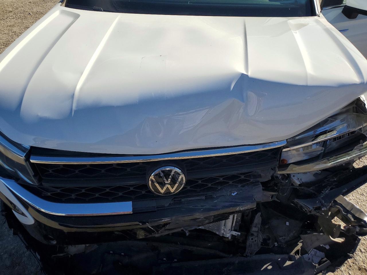 2024 VOLKSWAGEN TAOS SE photo 23