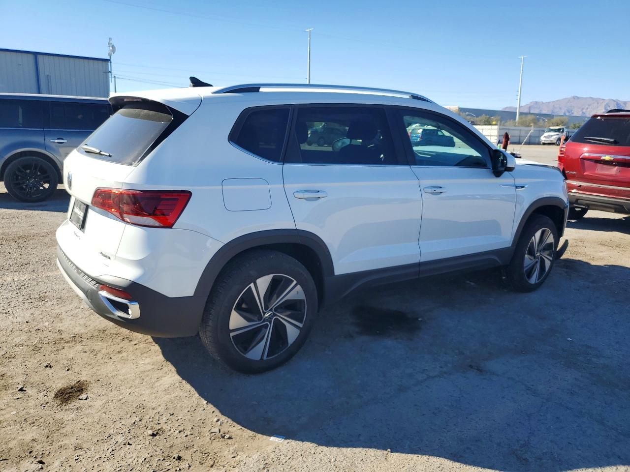 2024 VOLKSWAGEN TAOS SE photo 5