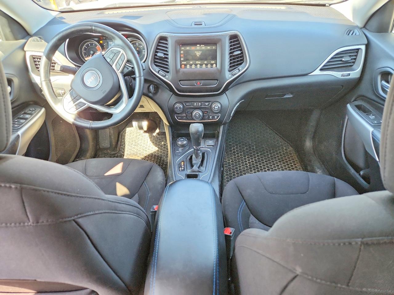 2019 JEEP CHEROKEE LATITUDE photo 29