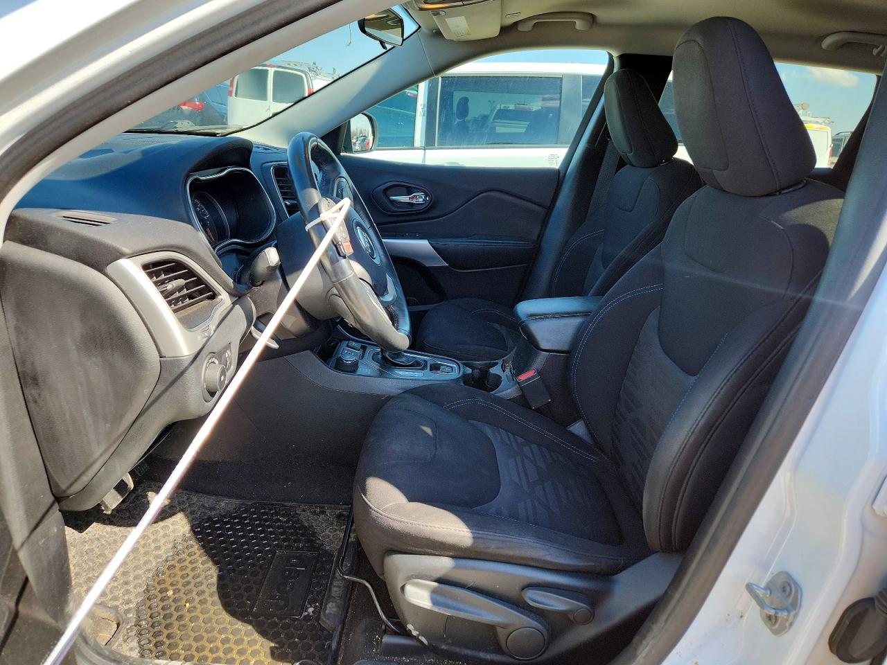 2019 JEEP CHEROKEE LATITUDE photo 25