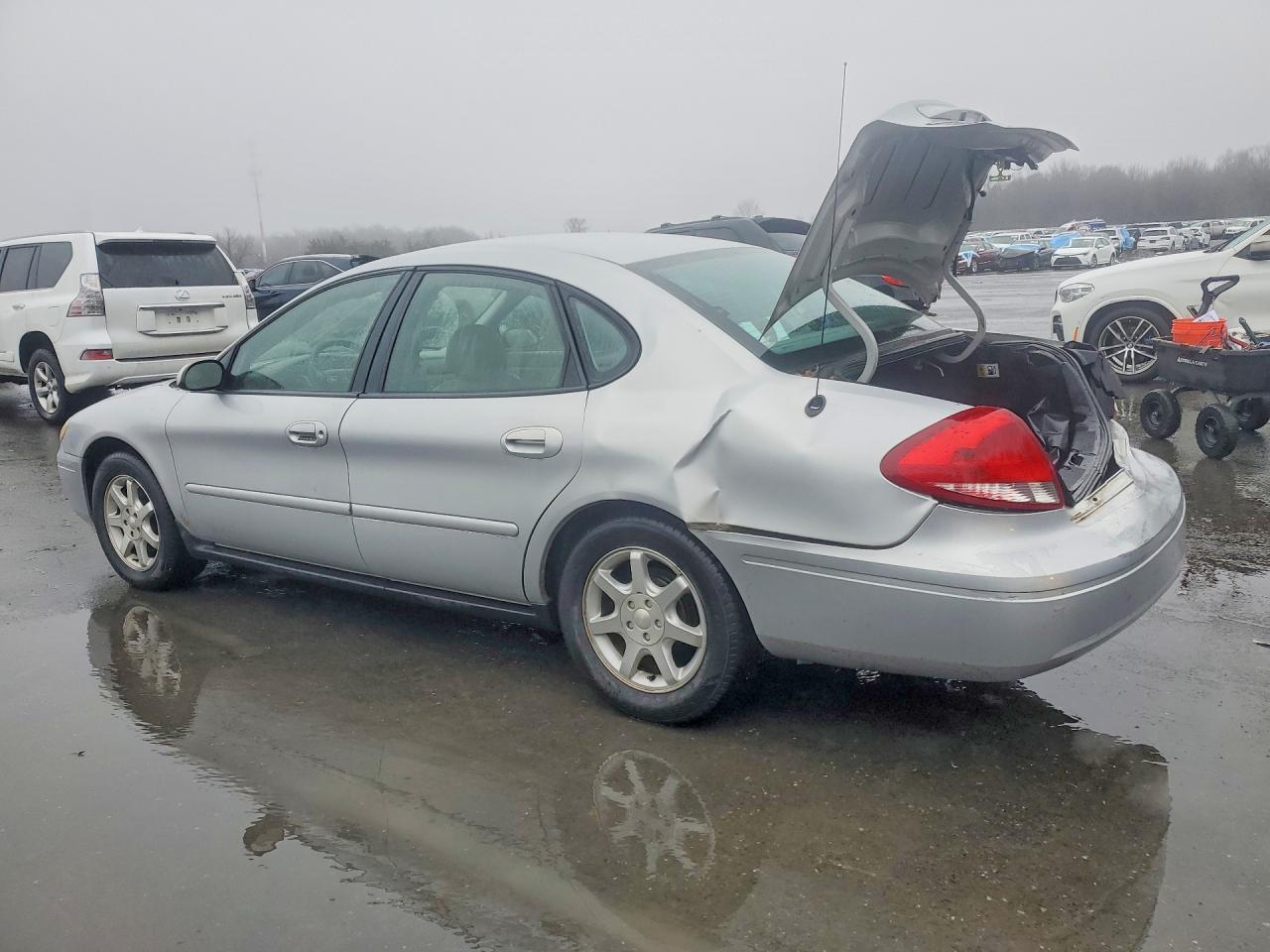 2005 FORD TAURUS SEL photo 2