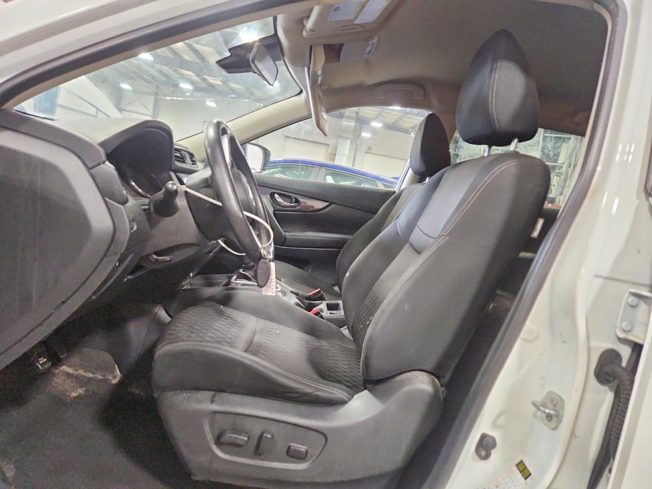 2019 NISSAN ROGUE SV photo 13