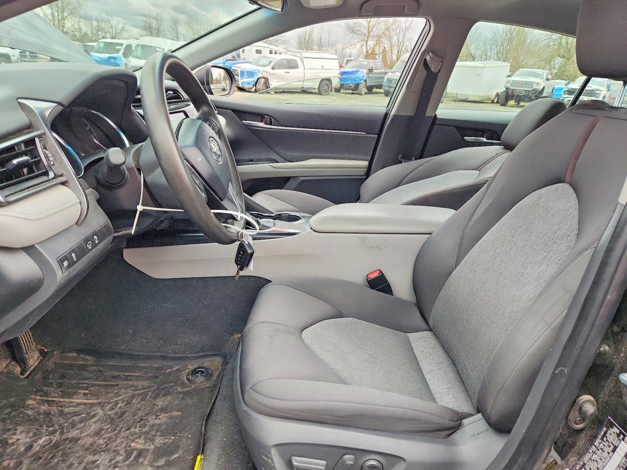 2019 TOYOTA CAMRY LE photo 7