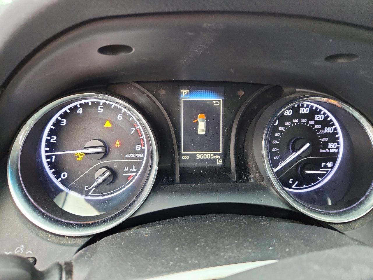 2019 TOYOTA CAMRY LE photo 9