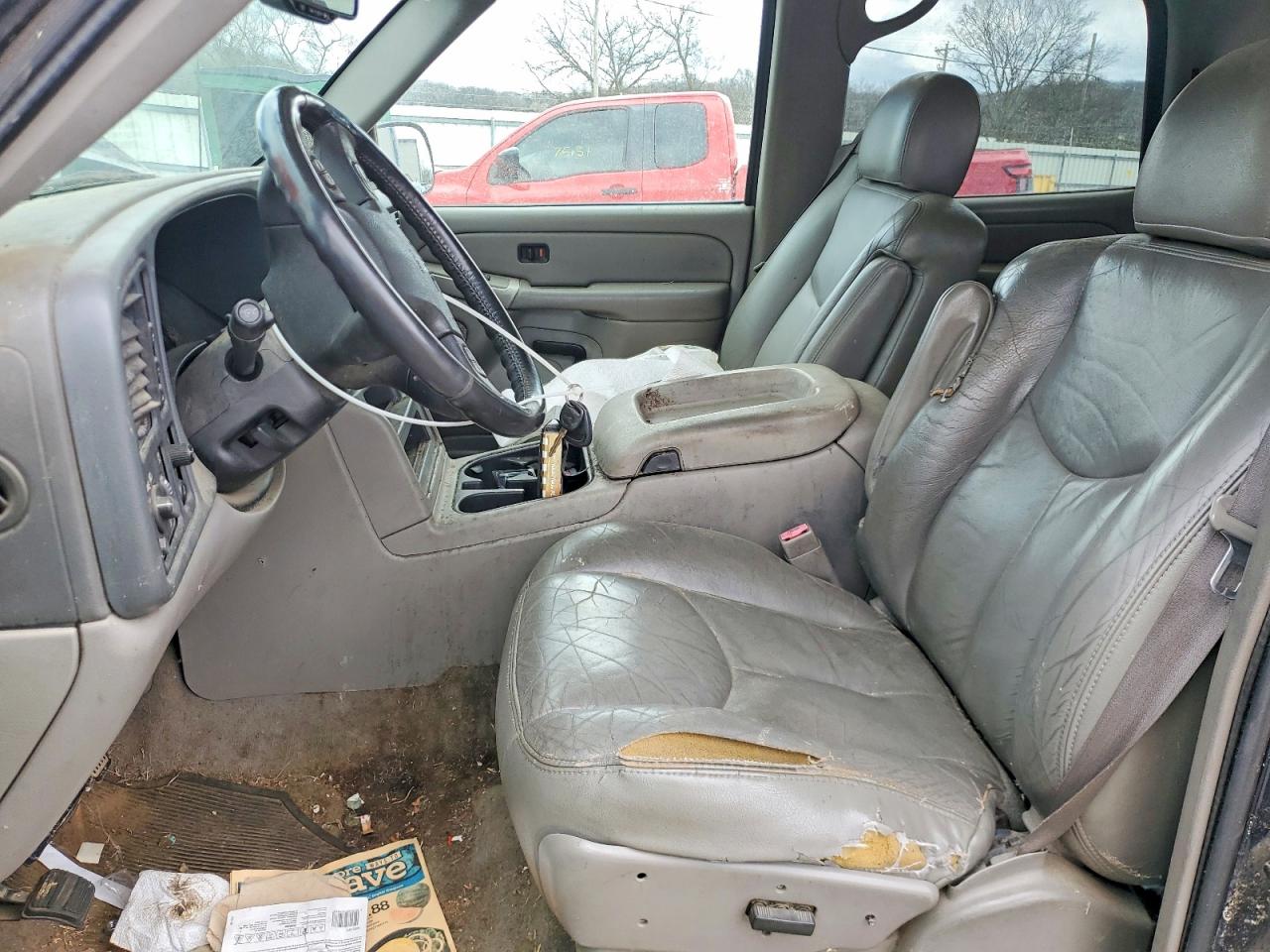 2004 GMC YUKON photo 13