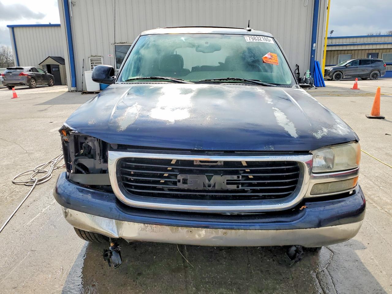 2004 GMC YUKON photo 9