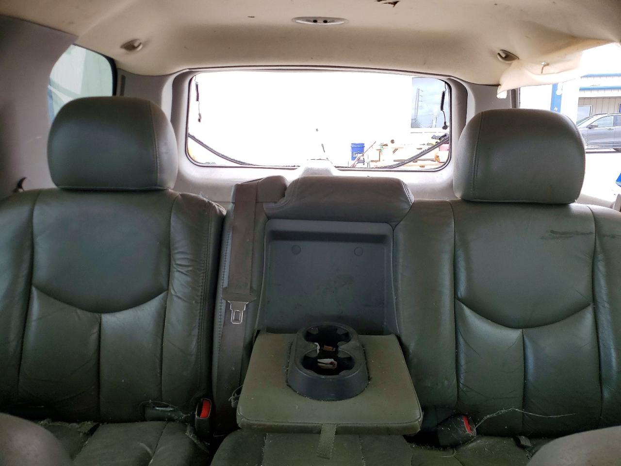 2004 GMC YUKON photo 19