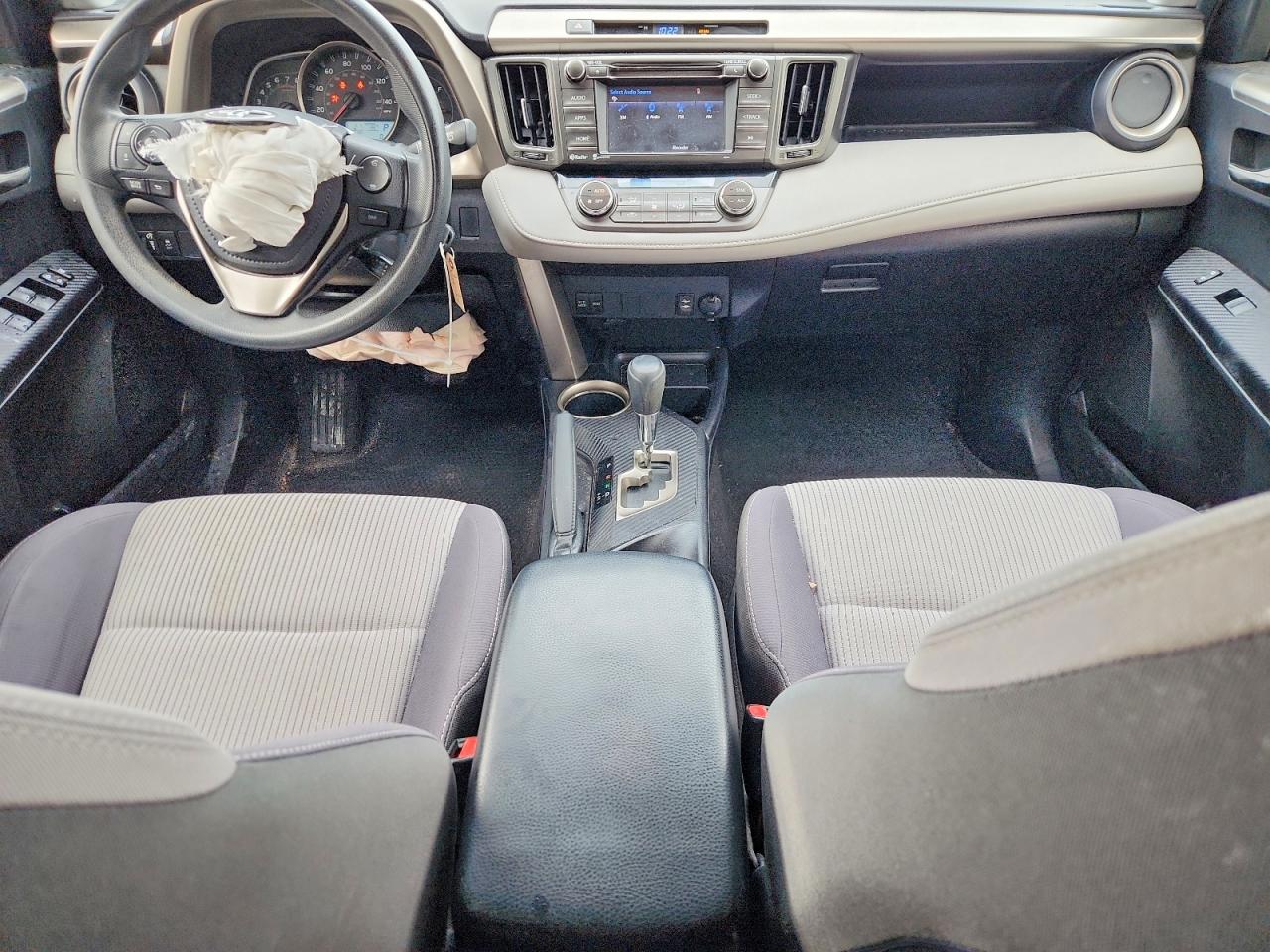 2015 TOYOTA RAV4 XLE photo 8