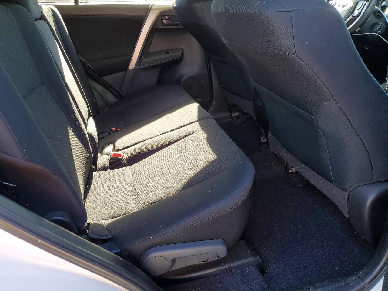 2015 TOYOTA RAV4 LE photo 21