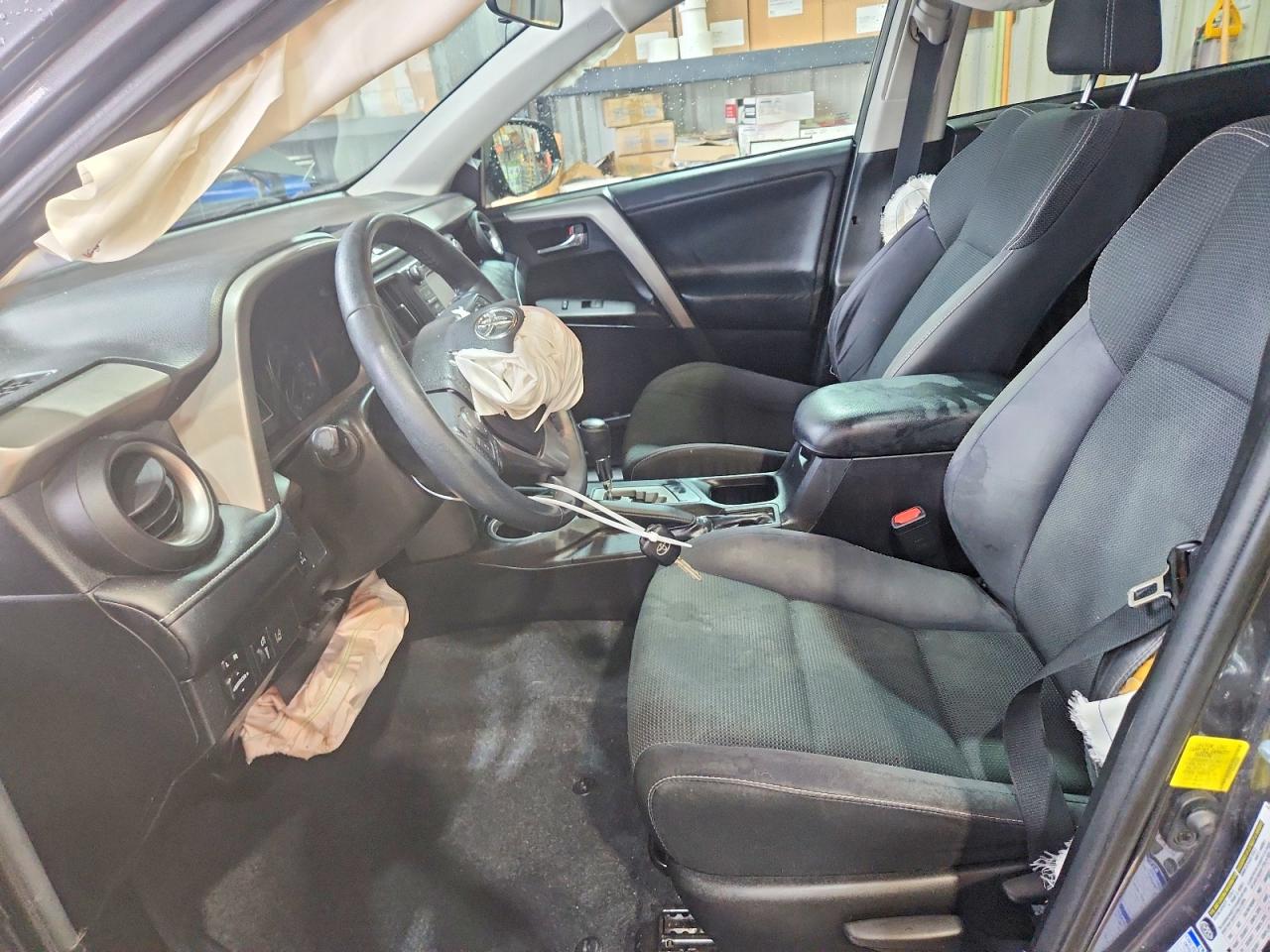 2017 TOYOTA RAV4 XLE photo 7