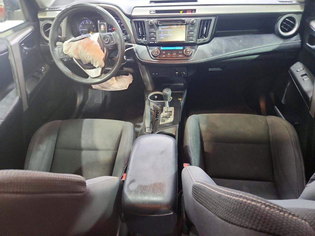 2017 TOYOTA RAV4 XLE photo 8