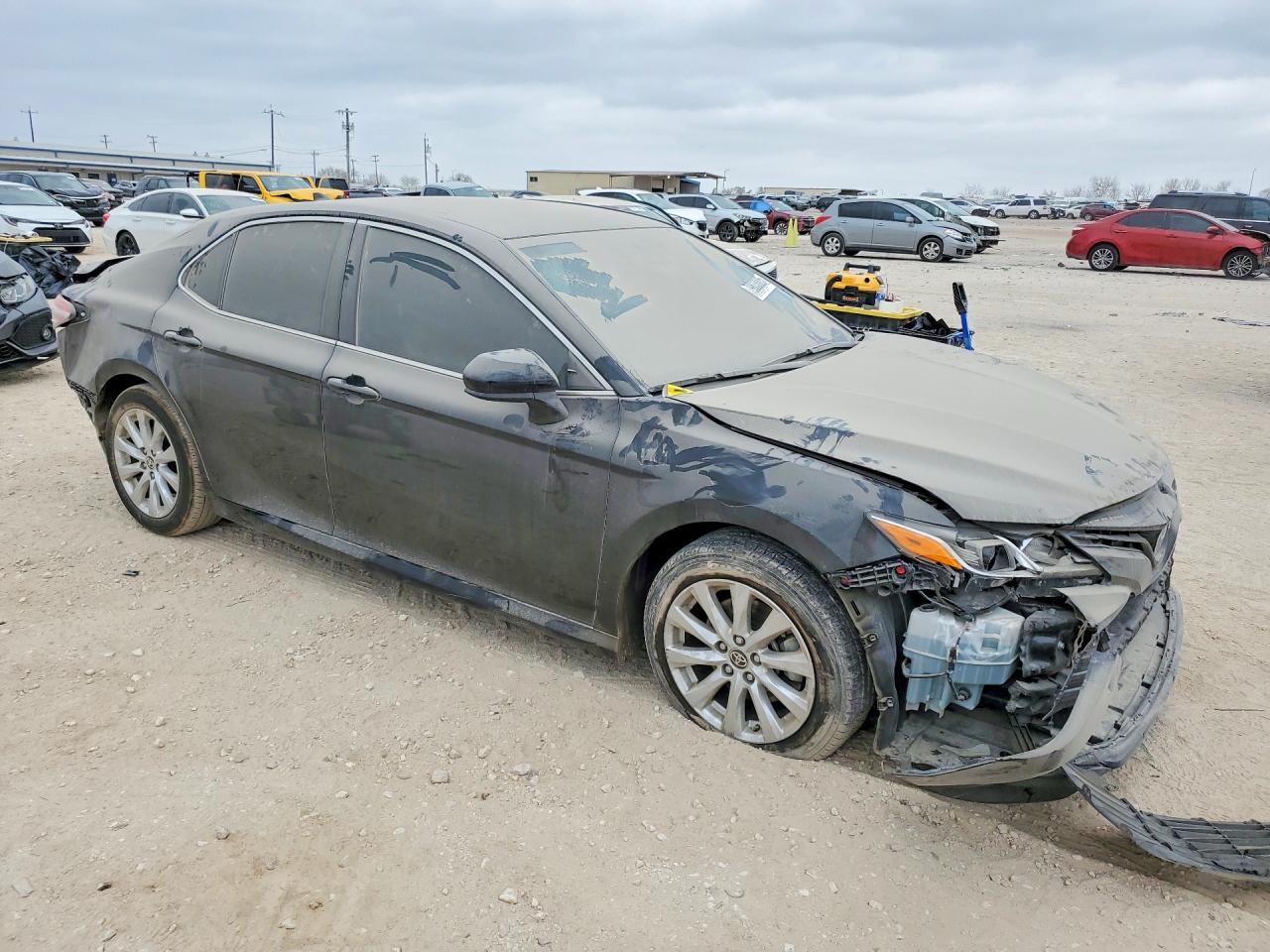 2020 TOYOTA CAMRY LE photo 4