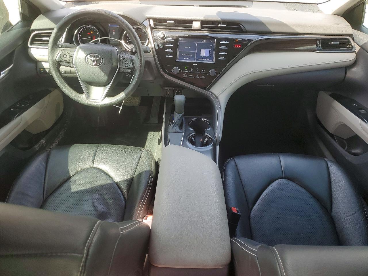 2020 TOYOTA CAMRY LE photo 8