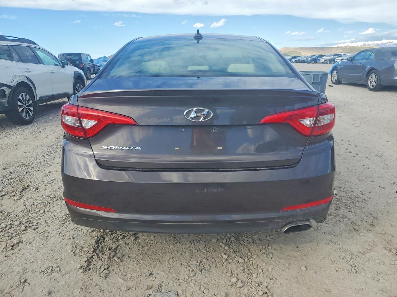 2015 HYUNDAI SONATA SE photo 6