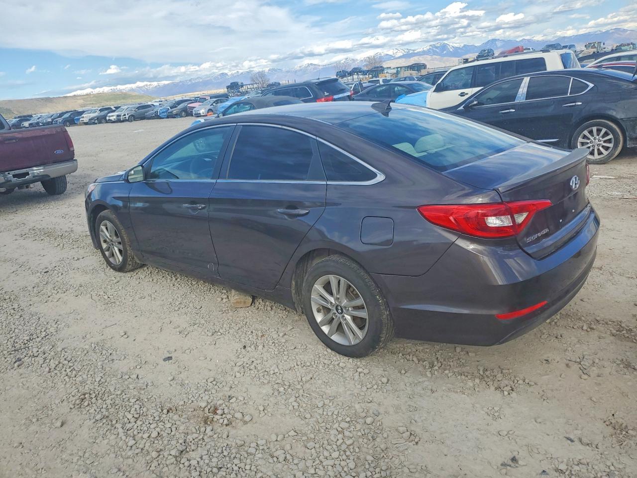 2015 HYUNDAI SONATA SE photo 2