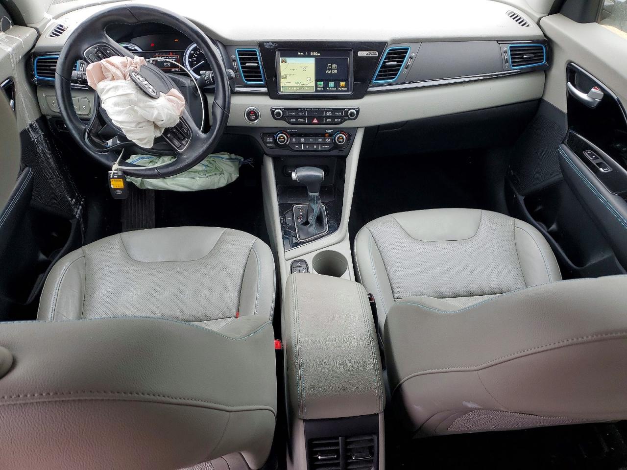 2017 KIA NIRO TOURING photo 8