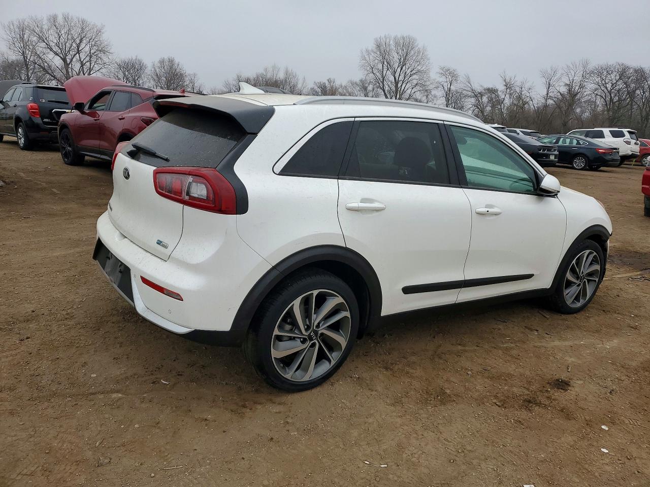 2017 KIA NIRO TOURING photo 3