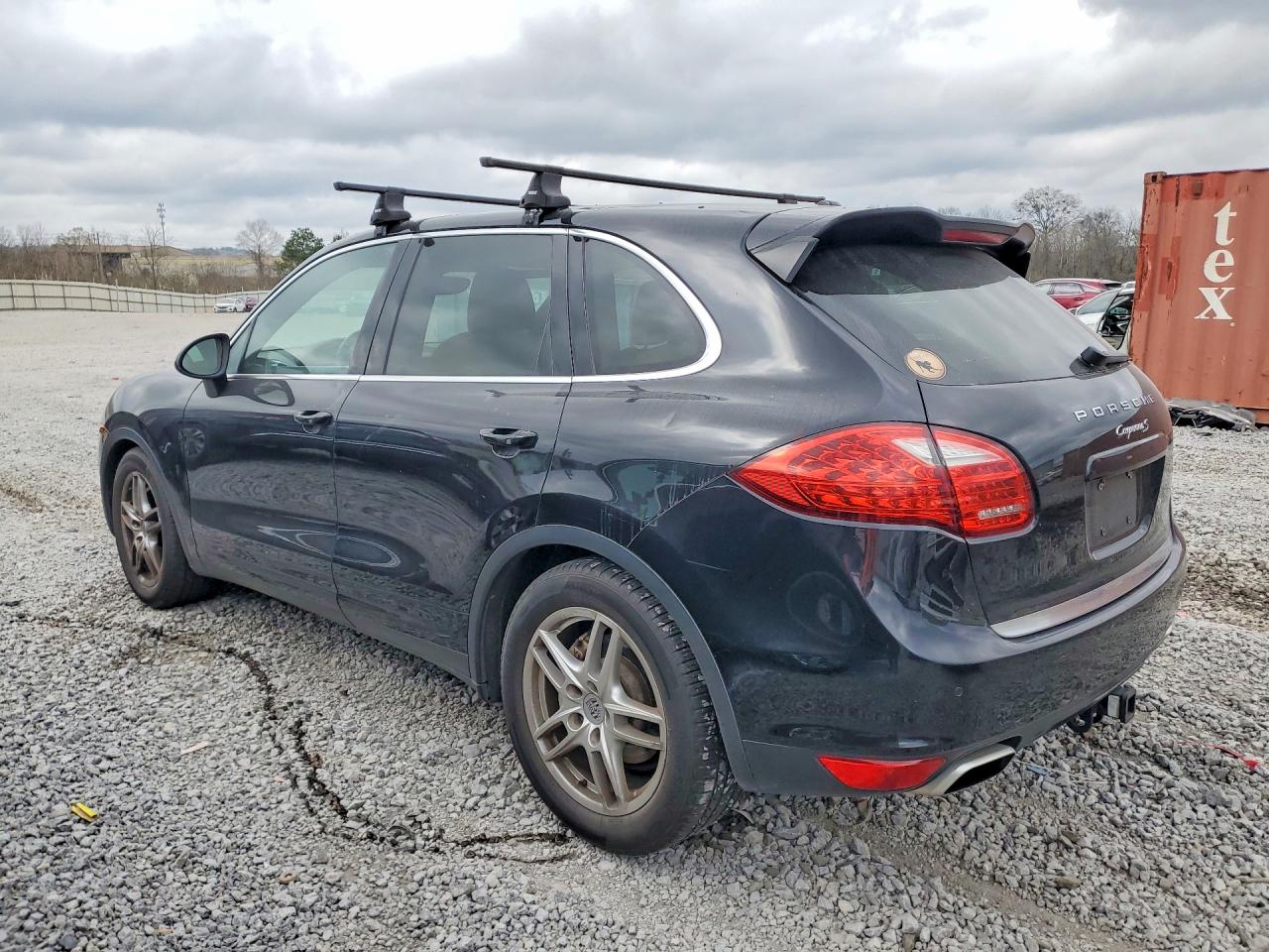 2013 PORSCHE CAYENNE S photo 2