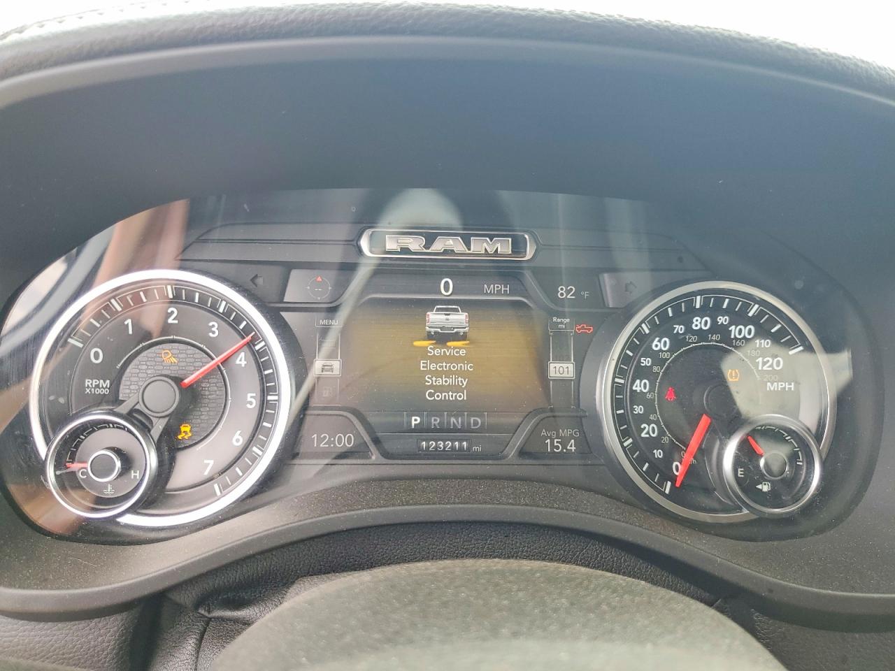 2019 RAM 1500 LARAMIE photo 9