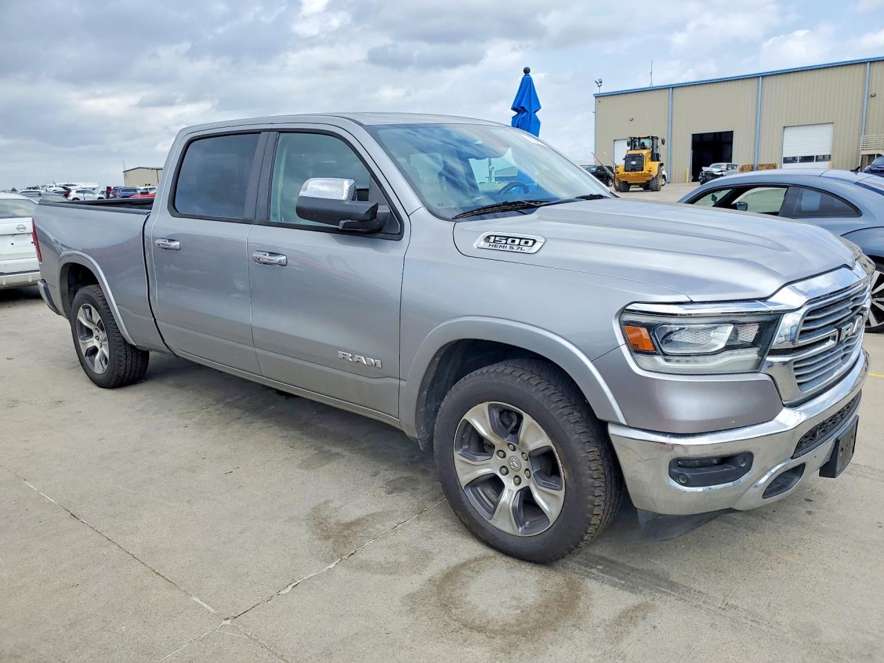 2019 RAM 1500 LARAMIE photo 4