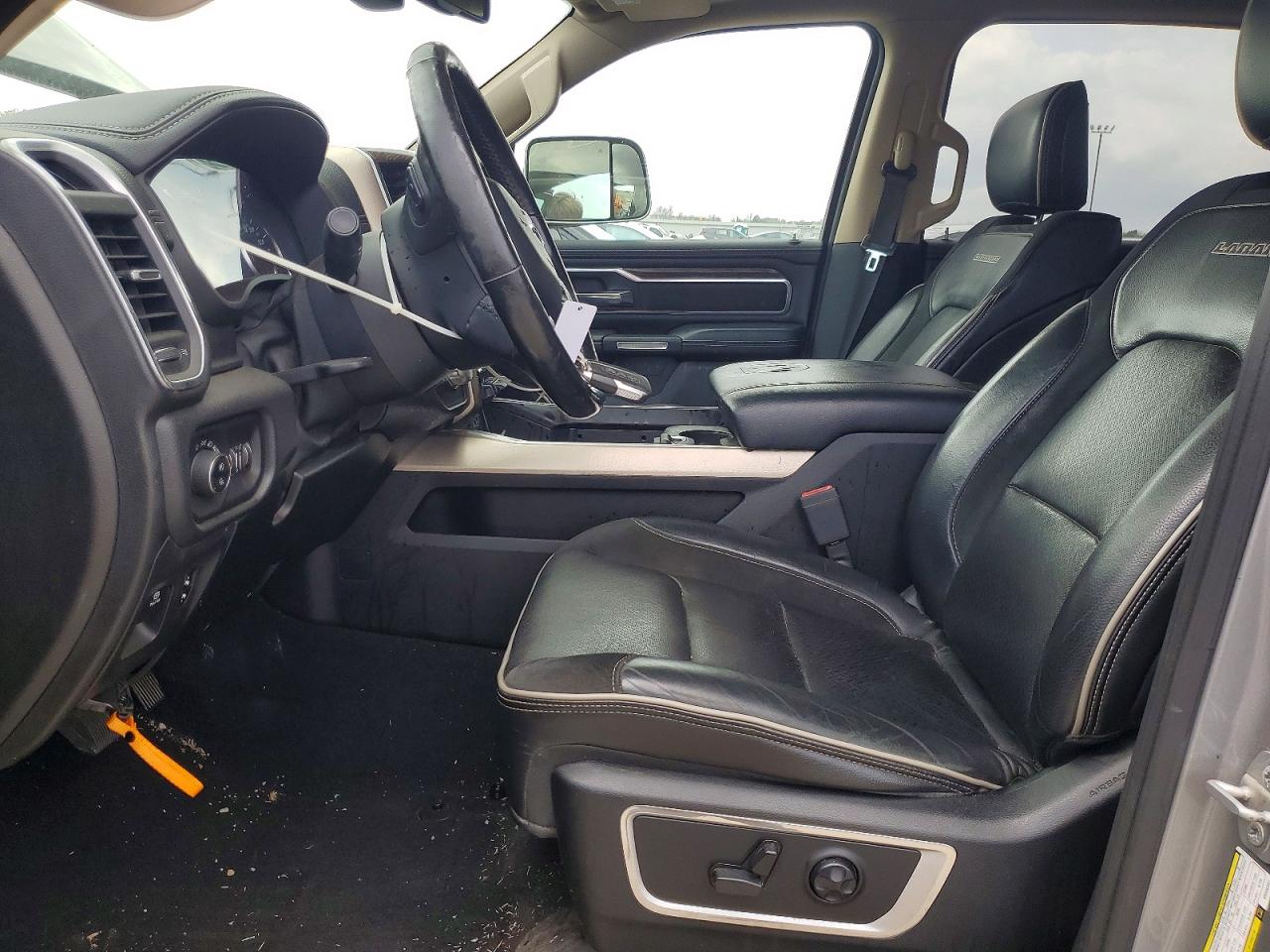 2019 RAM 1500 LARAMIE photo 7