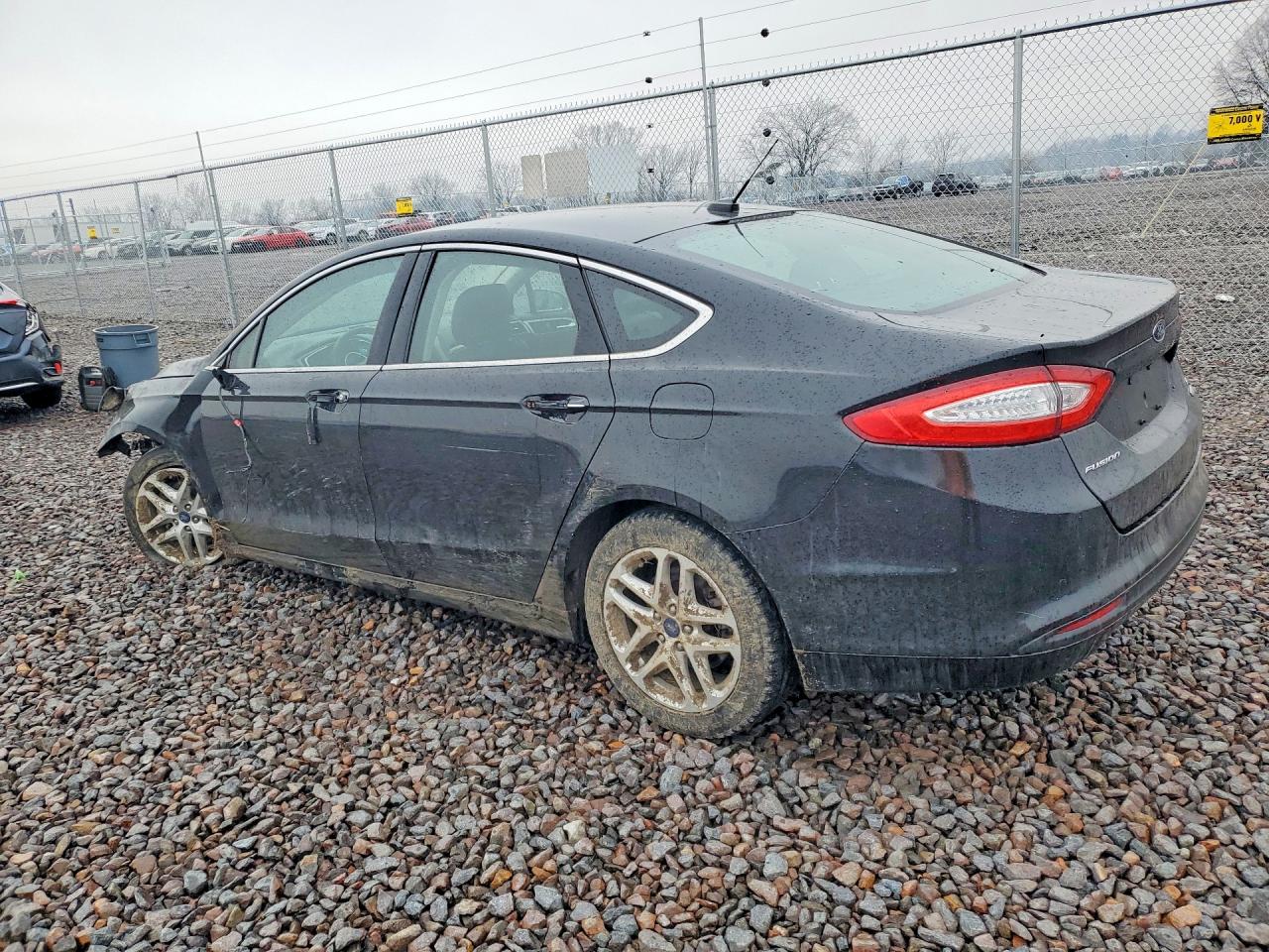 2016 FORD FUSION SE photo 2