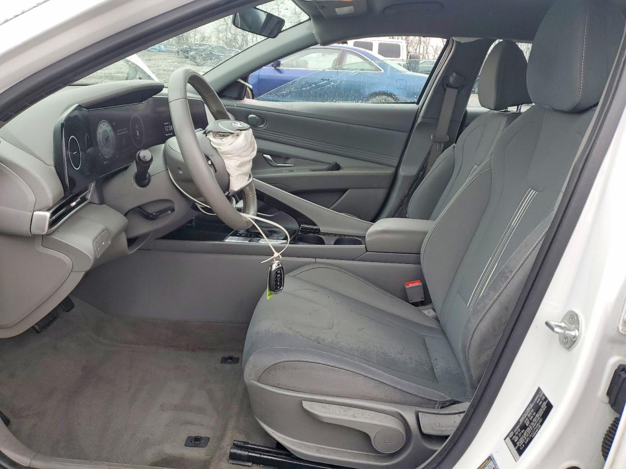 2023 HYUNDAI ELANTRA SEL photo 13
