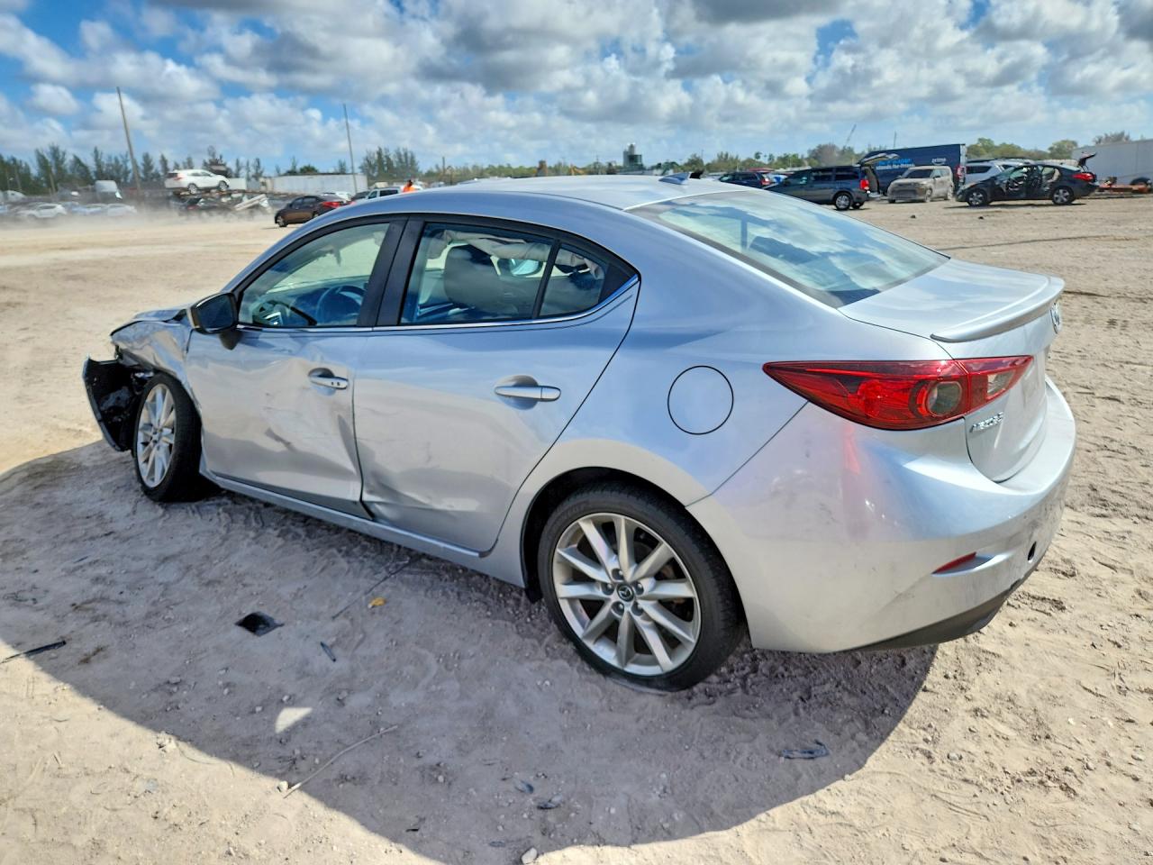 2017 MAZDA 3 GRAND TOURING photo 2