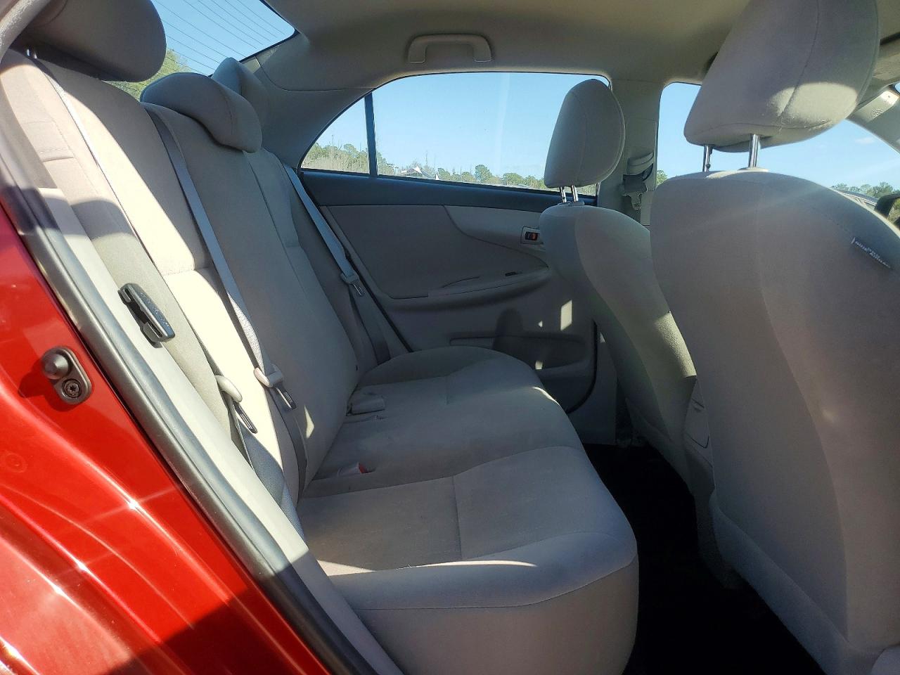 2013 TOYOTA COROLLA L photo 10