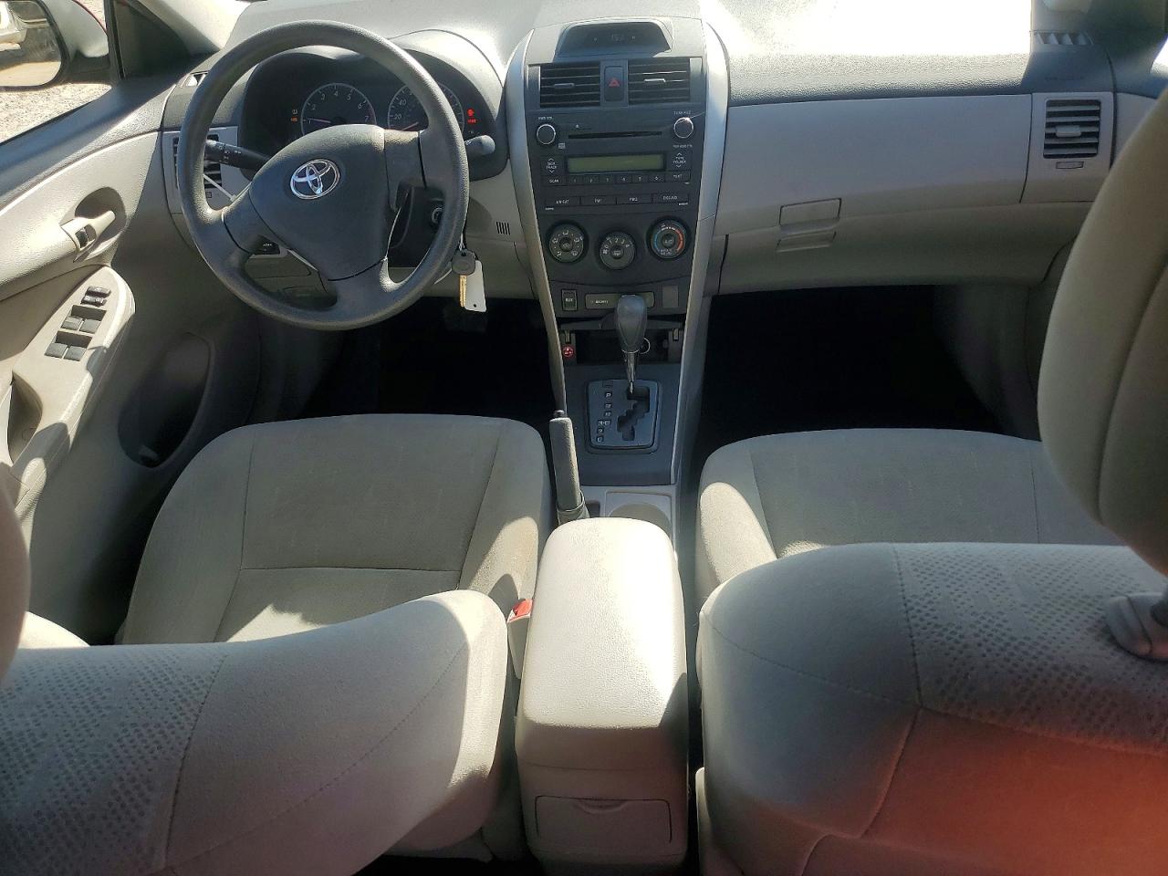 2013 TOYOTA COROLLA L photo 8