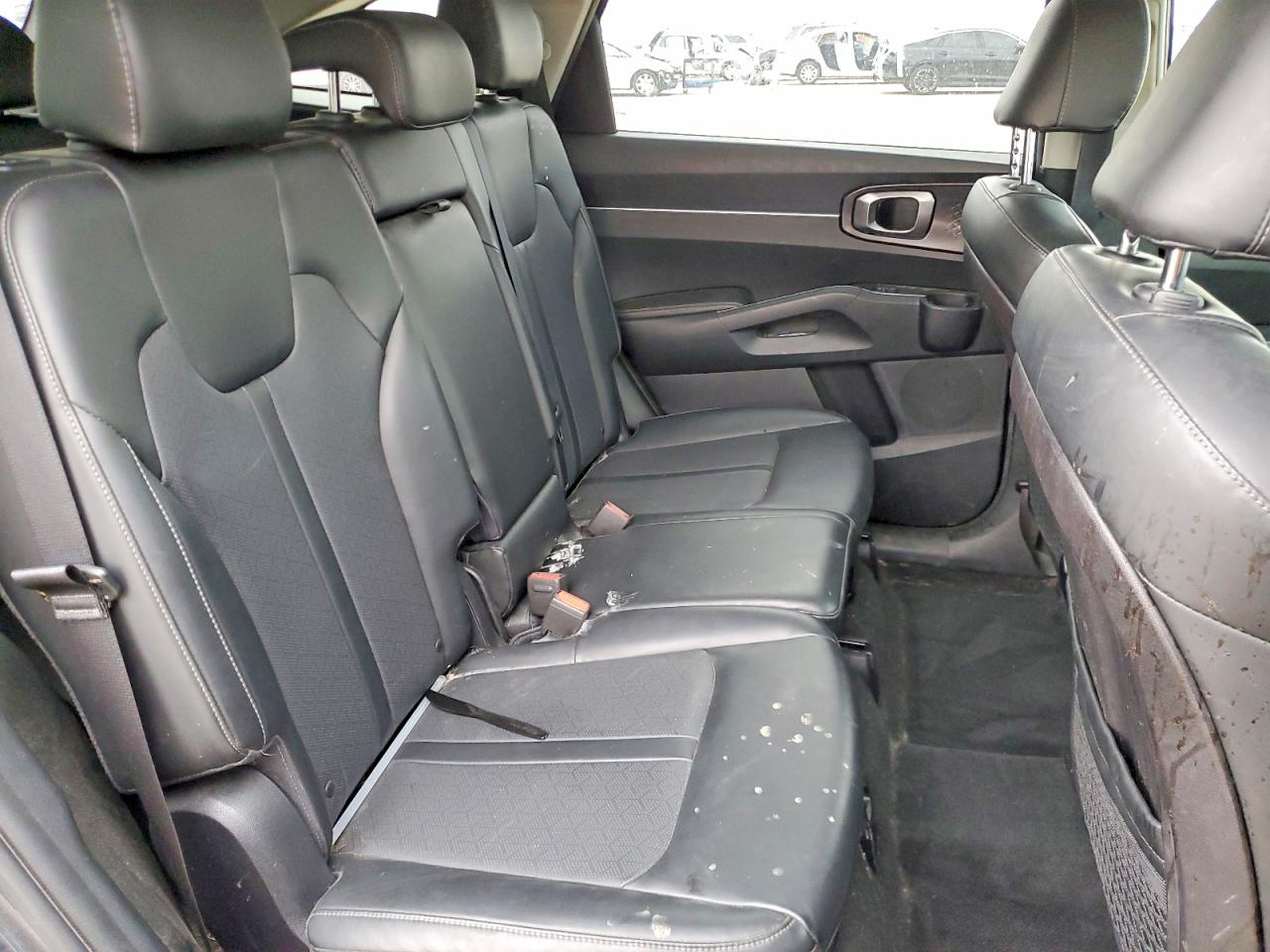 2022 KIA SORENTO S photo 21