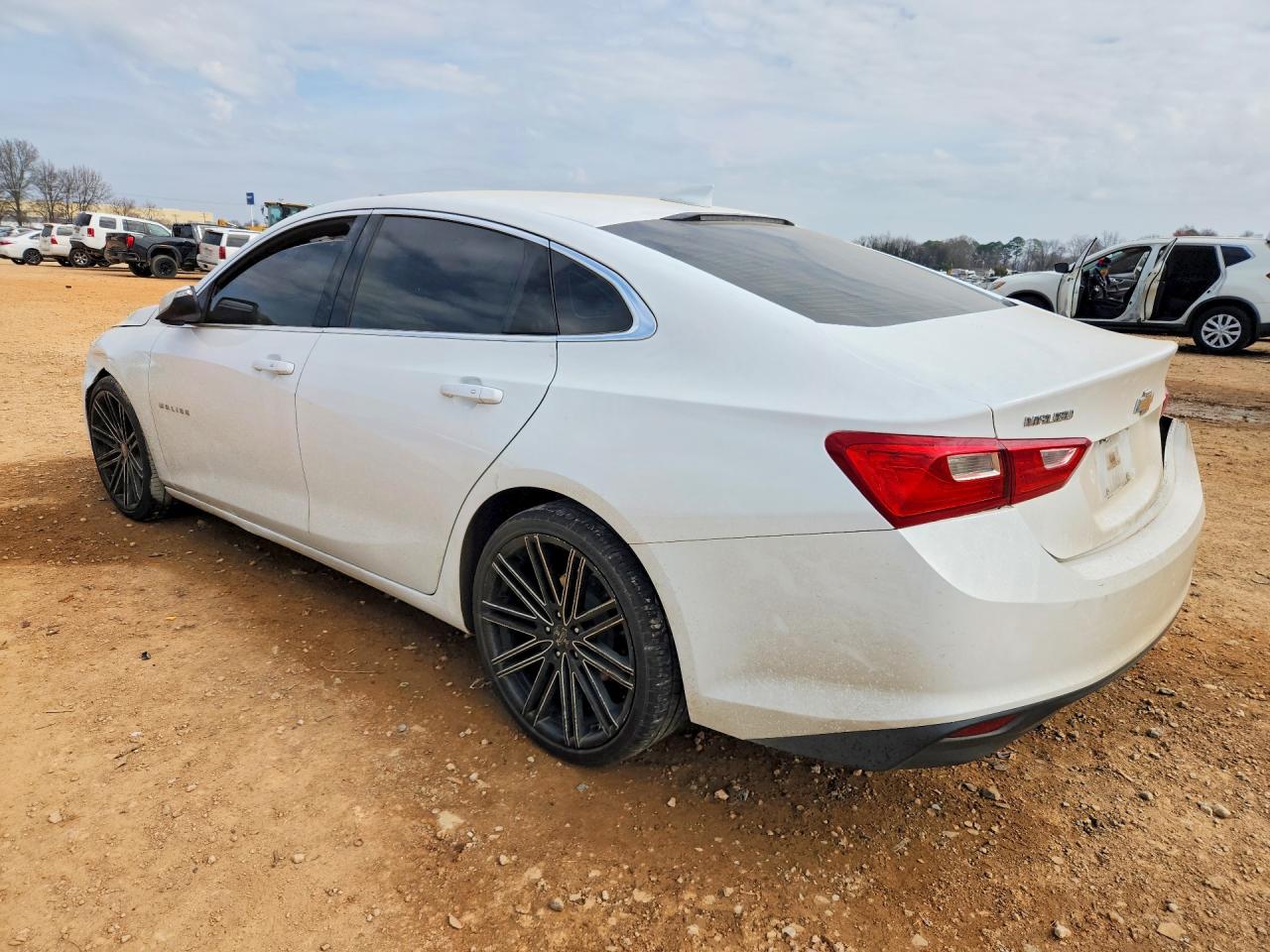 2017 CHEVROLET MALIBU LT photo 2