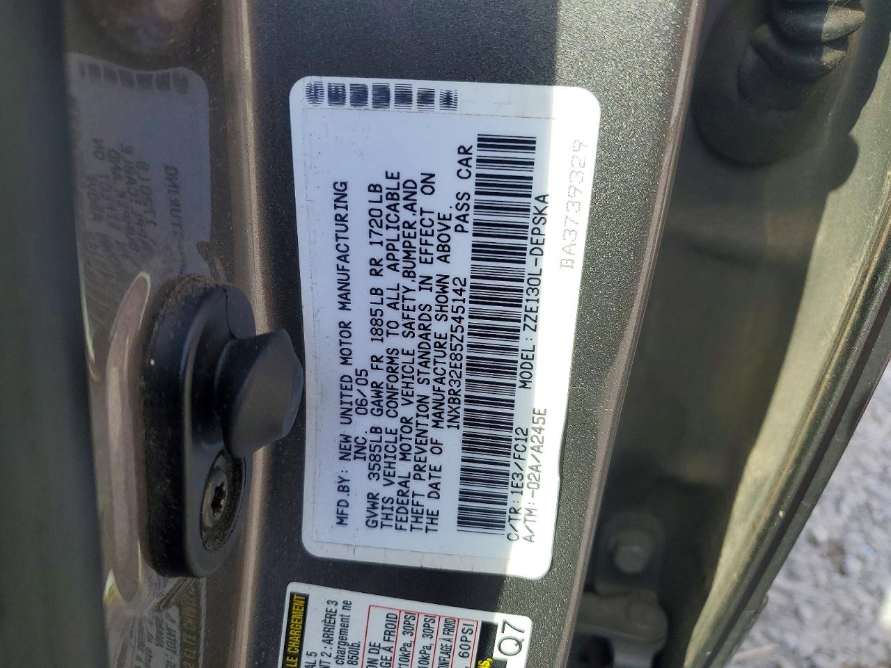 2005 TOYOTA COROLLA S photo 23