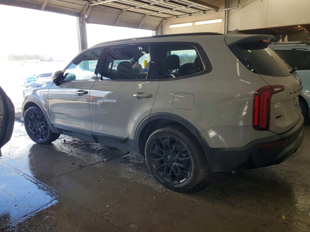 2021 KIA TELLURIDE SX photo 2
