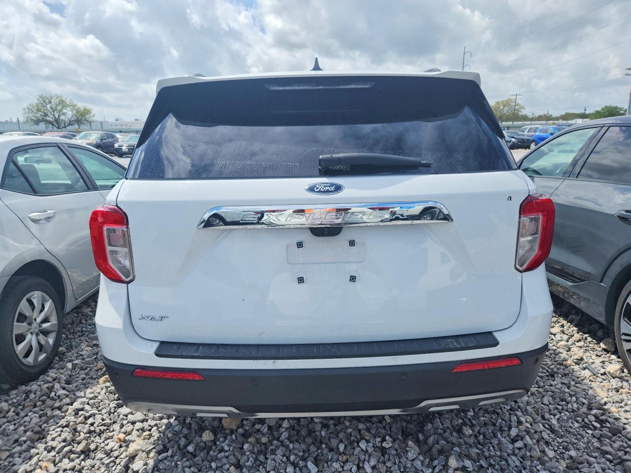 2023 FORD EXPLORER XLT photo 6