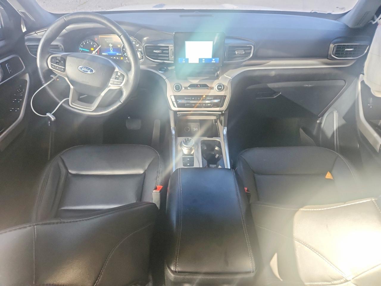 2023 FORD EXPLORER XLT photo 8