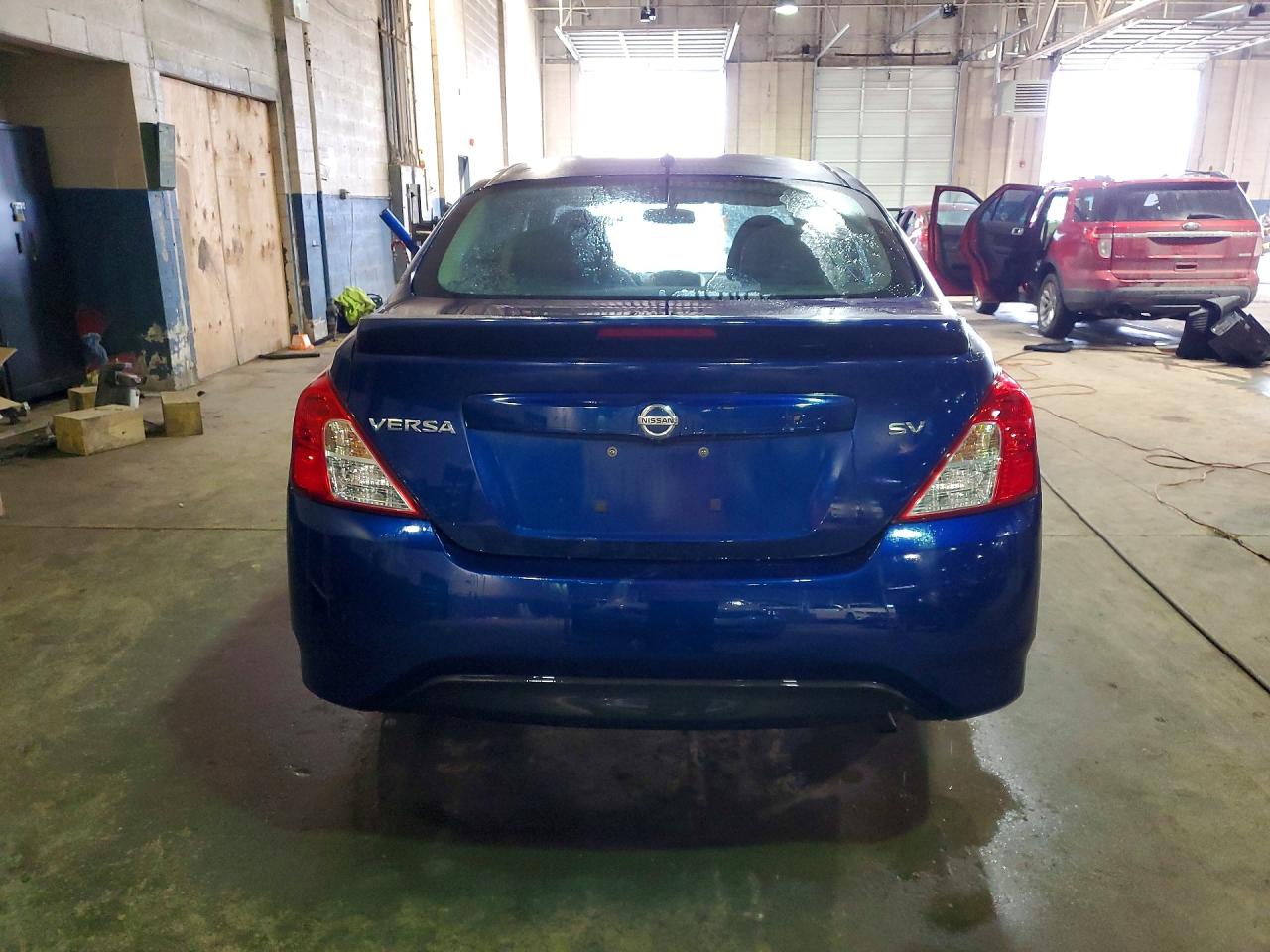 2018 NISSAN VERSA SV photo 16