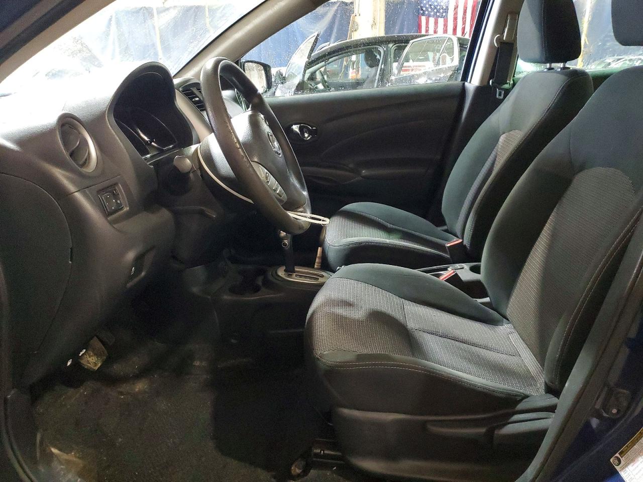 2018 NISSAN VERSA SV photo 19