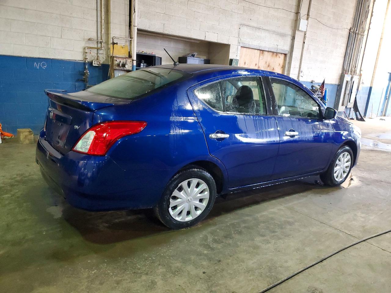2018 NISSAN VERSA SV photo 7